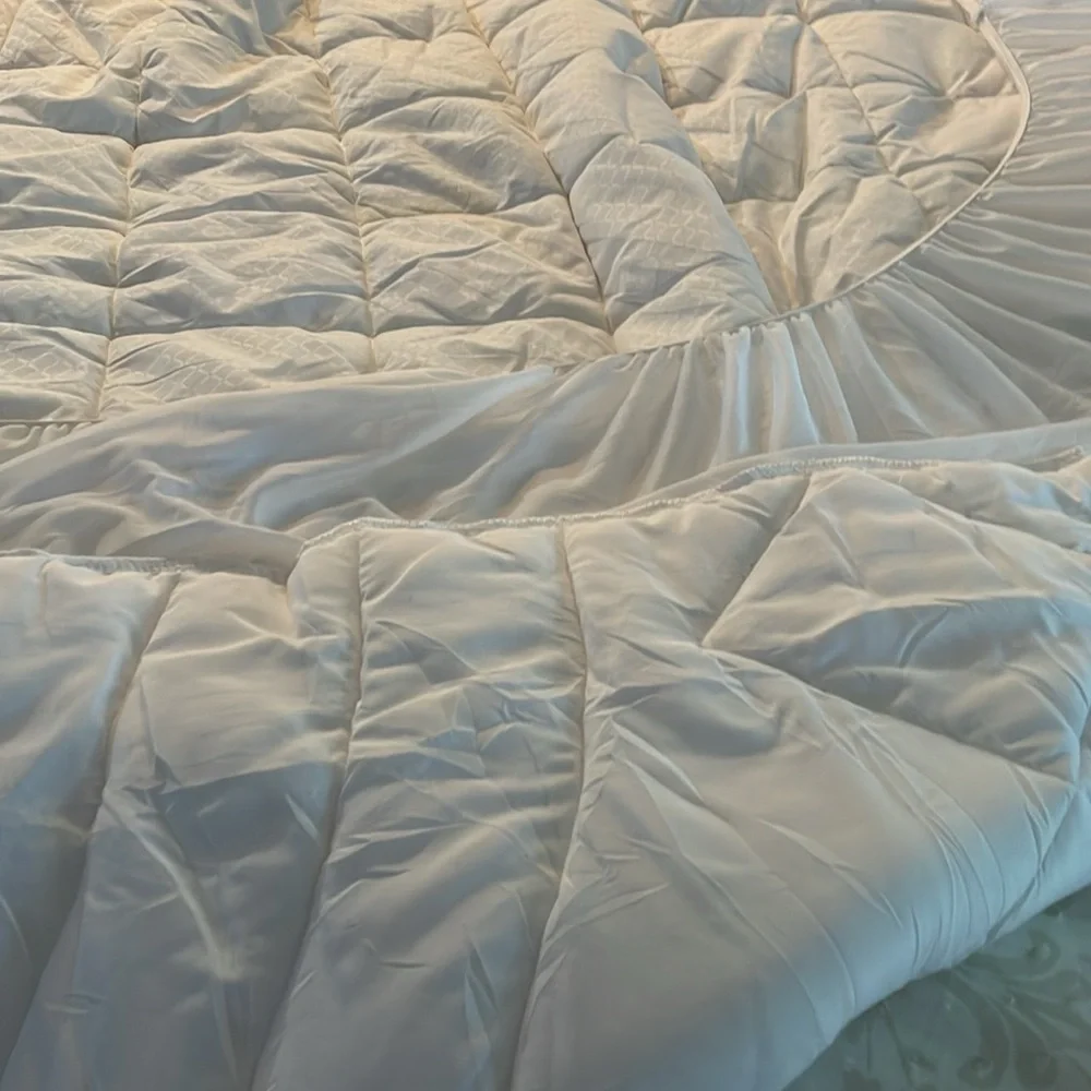 Brand new quilted mattress cover